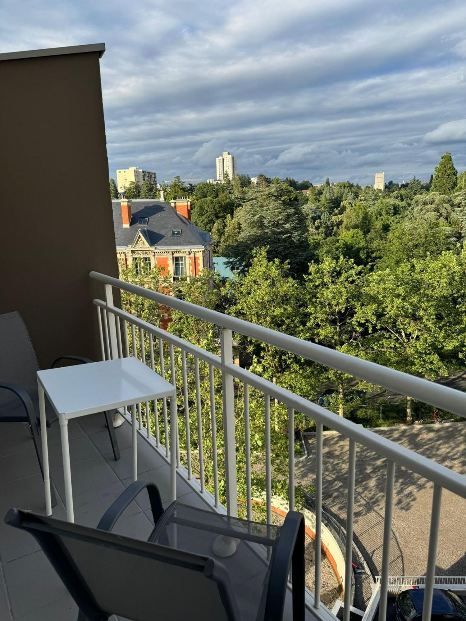 Appart' Hotel Fauriel Saint Etienne Avec Parking Zewnętrze zdjęcie